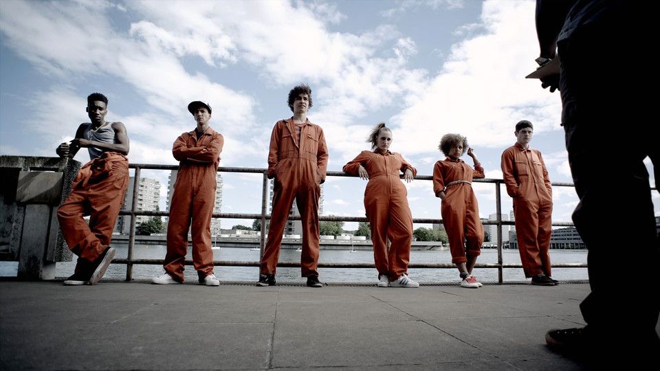 Отбросы 1 сезон 1 серия